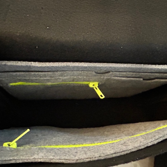 MRKT Mad Rabbit Kicking Tiger Laptop / Messenger Bag/Tote bag/Carryall bag - Picture 5 of 6